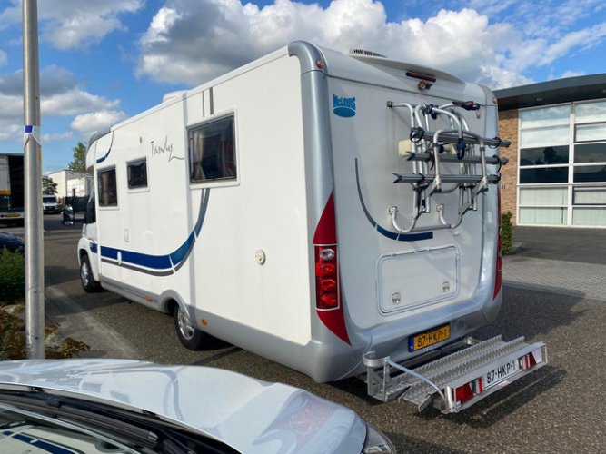 Fiat Ducato Mc Louis Spa Tandy 672 (740SC0) | Queensbed | Luifel | Bearlock | Camera | Fietsendrager | Nieuwe tv's met chrome box