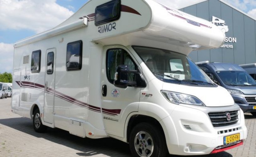 Rimor 6 pers. Rent a Rimor motorhome in Opperdoes? From € 140 pd - Goboony photo: 0