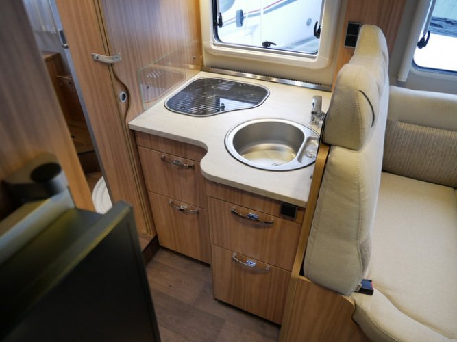Hymer Tramp T 598 GL Queensbed, Hefbed, Scooter / Fietsendrager! foto: 11