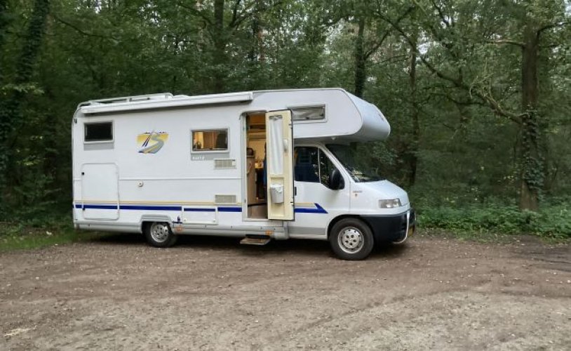 Bürstner 6 pers. Vous souhaitez louer un camping-car Bürstner à Hattemerbroek ? A partir de 64€ par jour - Goboony photo : 0