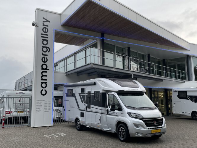 Adria Coral Supreme 670 DL 9-TR AUTOMAAT ENKELE BEDDEN + F2F hoofdfoto: 1