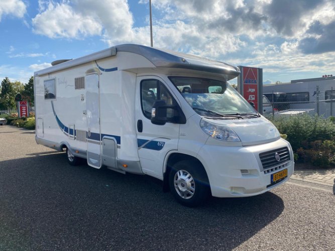 Fiat Ducato Mc Louis Spa Tandy 672 (740SC0) | Queensbed | Luifel | Bearlock | Camera | Fietsendrager | Nieuwe tv's met chrome box hoofdfoto: 1