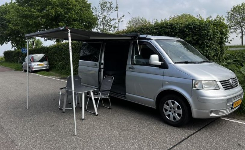 Volkswagen 4 pers. Volkswagen camper huren in Rotterdam? Vanaf € 69 p.d. - Goboony foto: 1