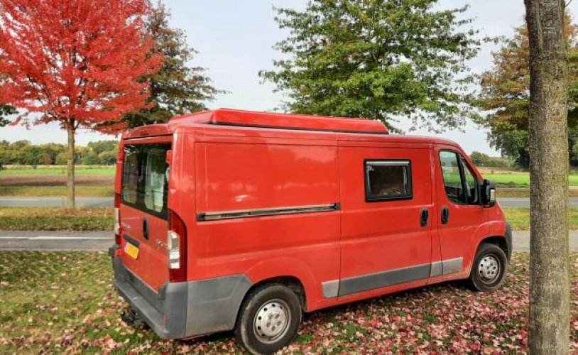 Peugeot 2 pers. Rent a Peugeot camper in IJsselstein? From €70 per day - Goboony photo: 1
