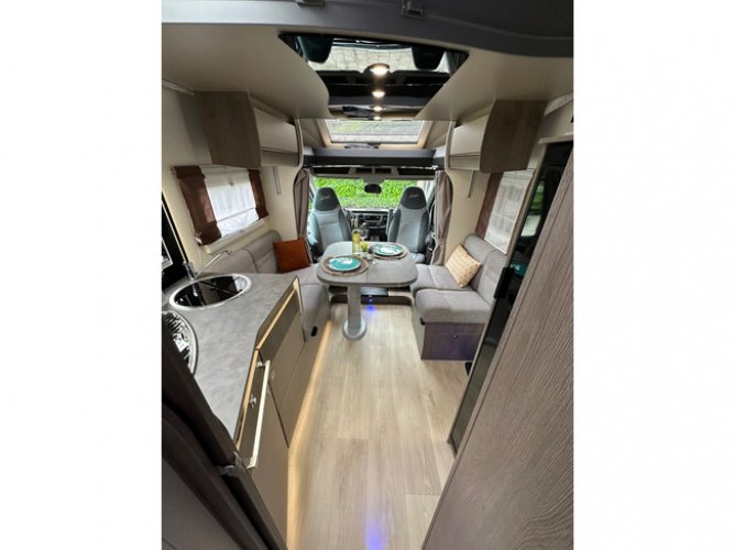 Challenger 308 Graphite Automaat 170pk Queensbed foto: 22