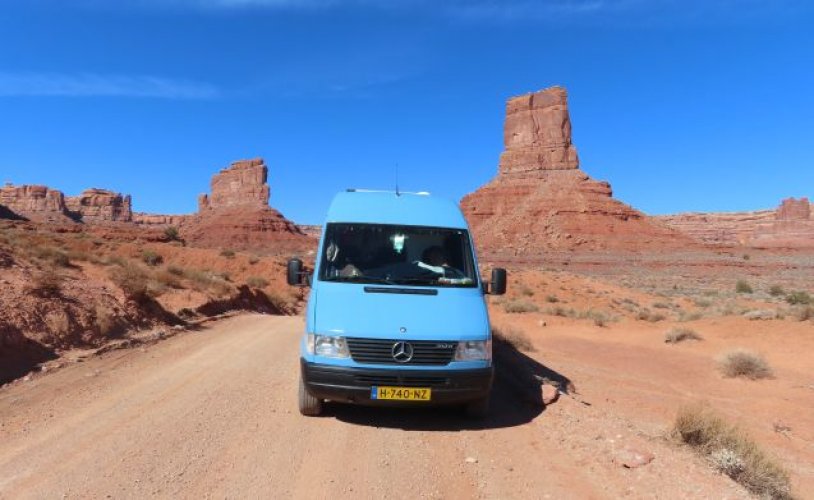 Mercedes Benz 2 pers. Rent a Mercedes-Benz camper in Puttershoek? From € 65 pd - Goboony photo: 0