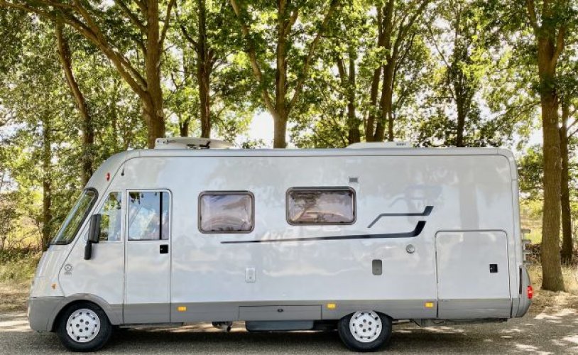 Hymer 5 pers. Rent a Hymer motorhome in Harderwijk? From € 127 pd - Goboony photo: 0