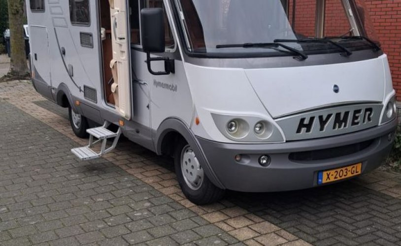 Hymer 4 pers. Rent a Hymer motorhome in Almere? From € 79 pd - Goboony photo: 0