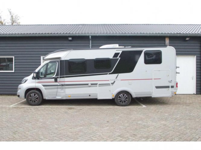 Adria Coral halfintegraal camper 