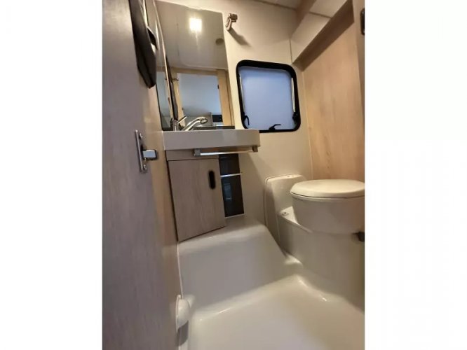 Adria Aviva 422 PY Lichtgewicht caravan  foto: 11