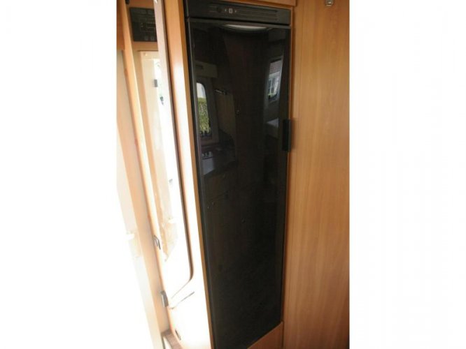 Eura Mobil Profila One 690 HB Dwars/Hef bed, XXL Garage  foto: 10