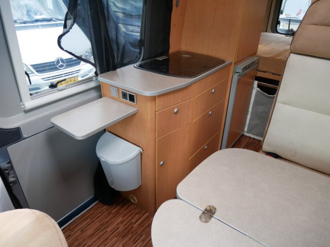 Hymer Car 322, 6 Meter Buscamper, Dwarsbed!! foto: 12