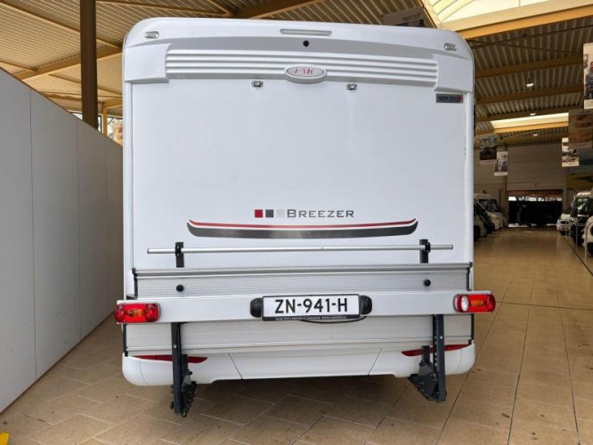 LMC Breezer 737 H Lengte bedden - Auto 