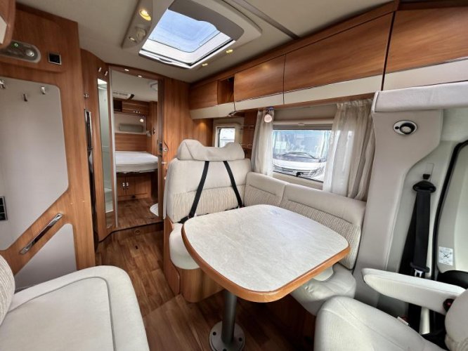 Hymer T698 CL queensbed/level/2xAirco  foto: 15