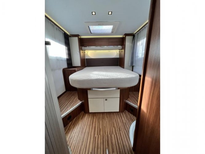 Adria Matrix Plus 670 SC - Queensbed en hefbe  foto: 15