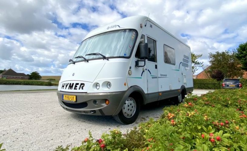 Hymer 3 pers. Rent a Hymer camper in Heerhugowaard? From €103 per day - Goboony photo: 0