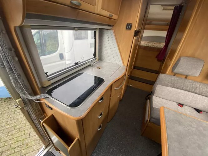 Hymer Camp 644 G 6 pers camera  foto: 18