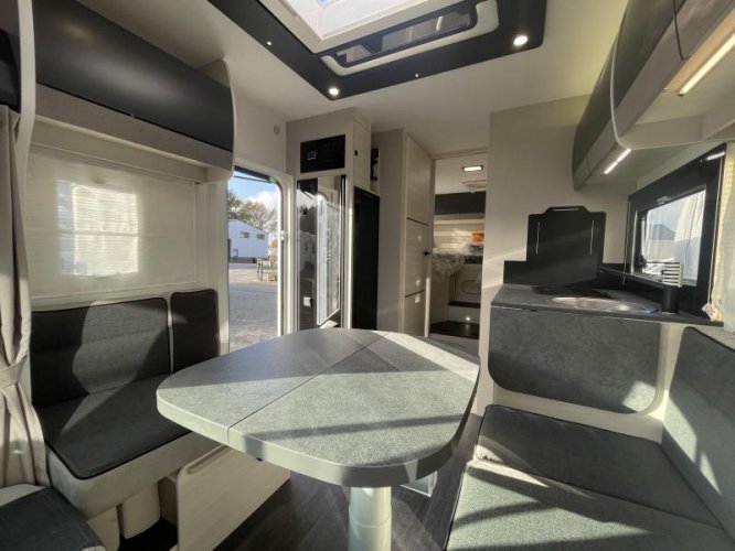 Chausson Titanium Ultimate 777 met hefbed  foto: 14