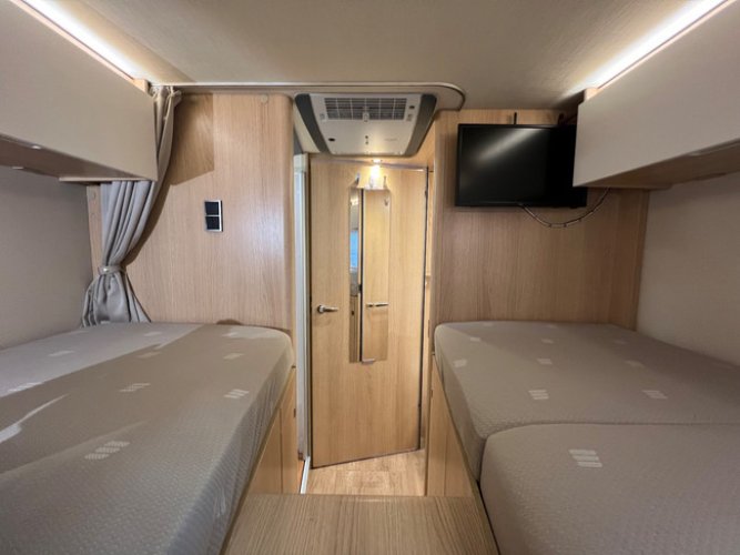 Hymer BMC I 680 White-Line MERCEDES 170PK AUT. LUXE 1E EIG. foto: 17