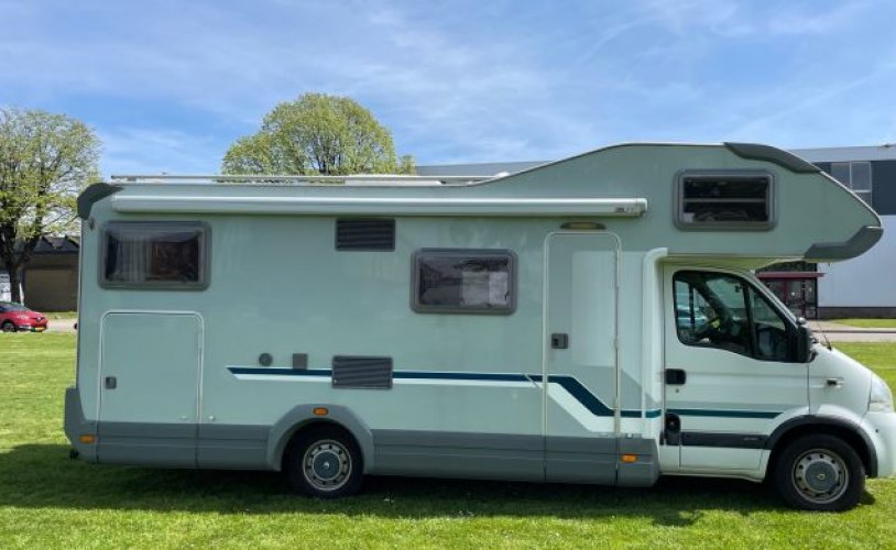 Knaus 6 pers. Rent a Knaus motorhome in Amersfoort? From € 81 pd - Goboony photo: 1