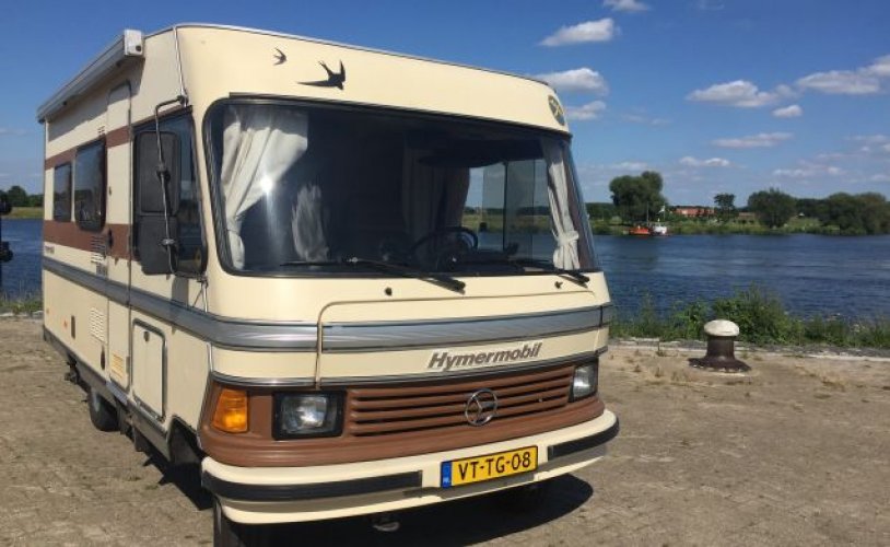 Hymer 4 pers. Rent a Hymer motorhome in Oegstgeest? From € 88 pd - Goboony photo: 0