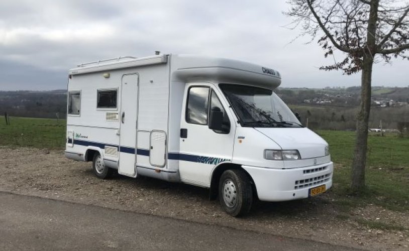 Chausson 4 pers. Rent a Chausson motorhome in Beesel? From €116 pd - Goboony photo: 0
