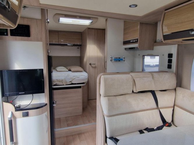 Rapido 650 FF compacte camper hefbed  foto: 11