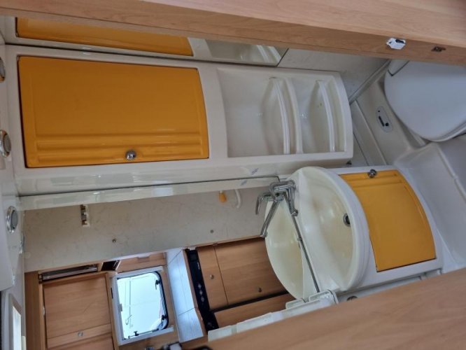 Dethleffs Camper 460 DB - Mover & Voortent -  foto: 12