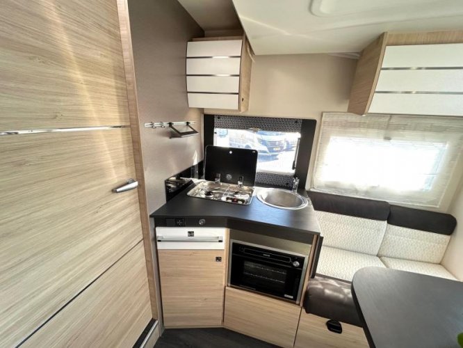 Chausson Titanium VIP 777 GA enkele-bedden/automaat  foto: 11