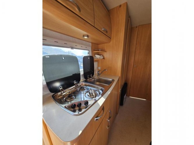 Chausson Welcome 22 6 pers camper 140PK 2005  foto: 18