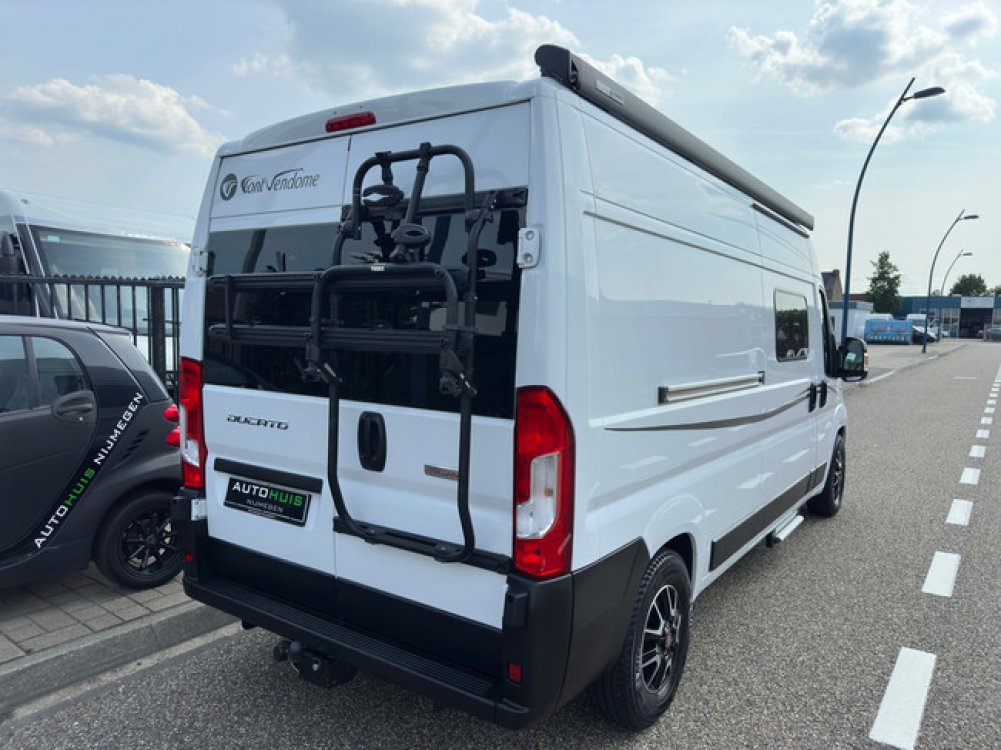 Fiat Ducato Fondt vendome leader camp 140 cv 6 mètres très beau