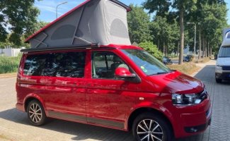 Volkswagen 4 pers. Volkswagen camper huren in Den Haag? Vanaf € 96 p.d. - Goboony