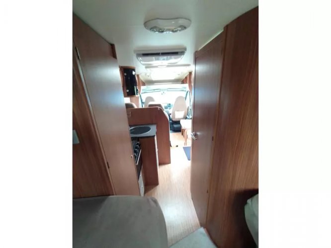 Adria Coral S 670 SL enkelebedden bj 2011  foto: 7