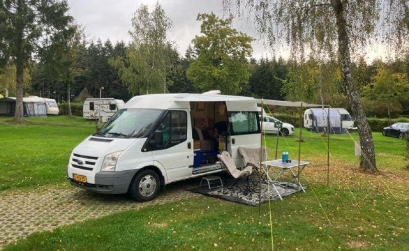 Ford 2 pers. Louer un camping-car Ford à Maastricht ? À partir de 73 € par jour - Goboony photo : 0