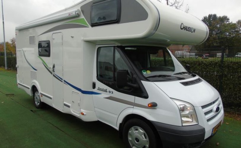 Chausson 4 pers. Rent a Chausson motorhome in Zaamslag? From € 129 pd - Goboony photo: 0