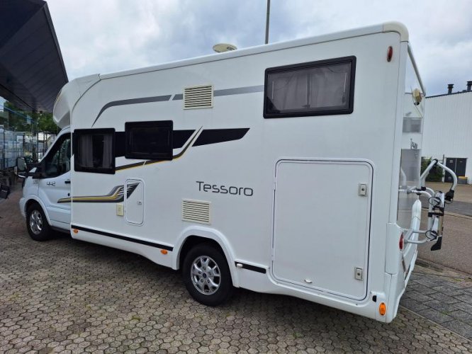 Benimar Tessoro 442 - VASTBED+HEFBED 5PERS 