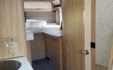 LMC 3 pers. Rent an LMC motorhome in Aalten? From € 127 pd - Goboony photo: 4