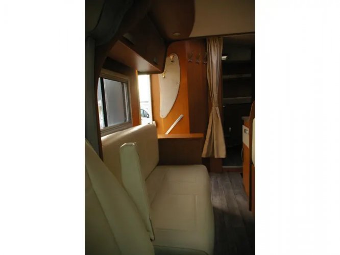 Pilote Aventura P 716 XLP Dwarsbed, Hefbed, garage  foto: 8