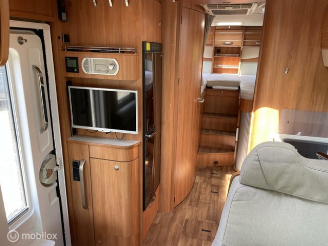 Hymer Tramp 704SL Automaat Super-indeling met xx Enkele bedden, Mega Garage(!!), veel extra’s zoals 2x Airco, Zeldzame camper!