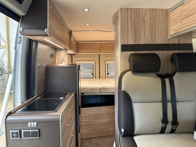 Hymer Grand Canyon 600 hefdak / dwarsbed  foto: 17