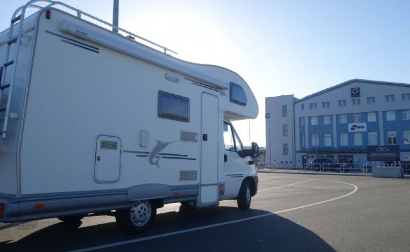 Elnagh 6 pers. Elnagh camper rental in Hooglanderveen? From € 303 pd - Goboony photo: 0