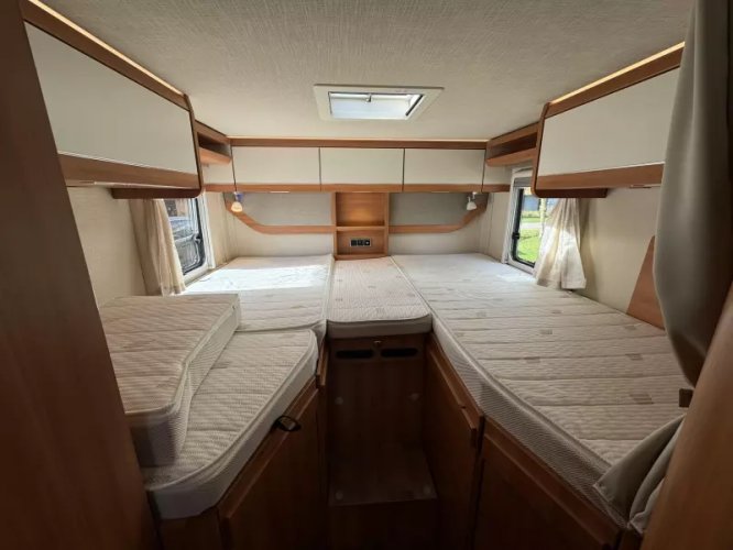 Hymer Exsis-I 588 autom lengtebedden  foto: 7