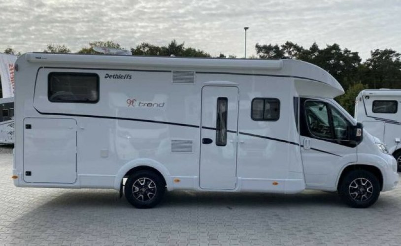 Dethleff's 4 pers. Rent a Dethleffs camper in Zwolle? From € 165 pd - Goboony photo: 1