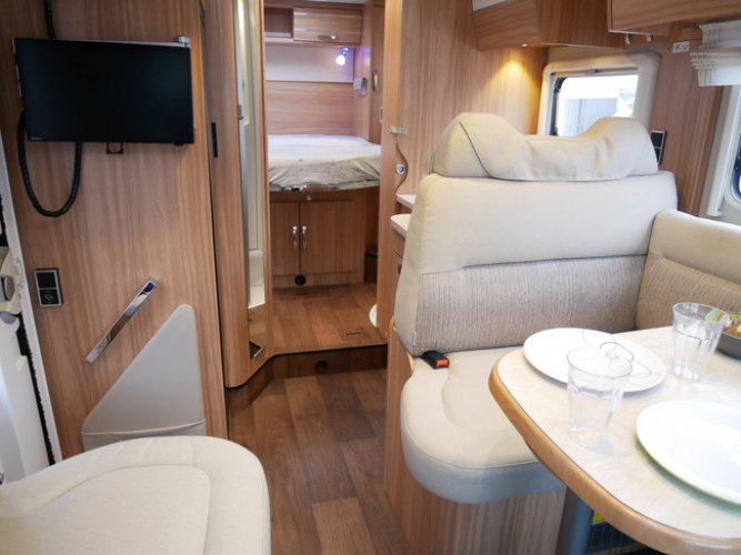 Hymer Tramp T 598 GL Queensbed, Hefbed, Scooter / Fietsendrager! foto: 10