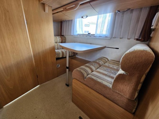 Chausson Welcome 22 6 pers camper 140PK 2005  foto: 11