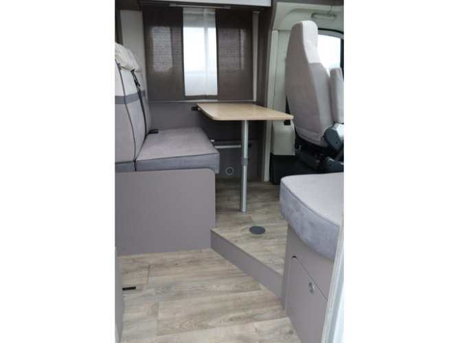 LMC Tourer T660G 140pk | Nieuw uit voorraad leverbaar | Ombouw 2e bed | Lengtebedden | foto: 23