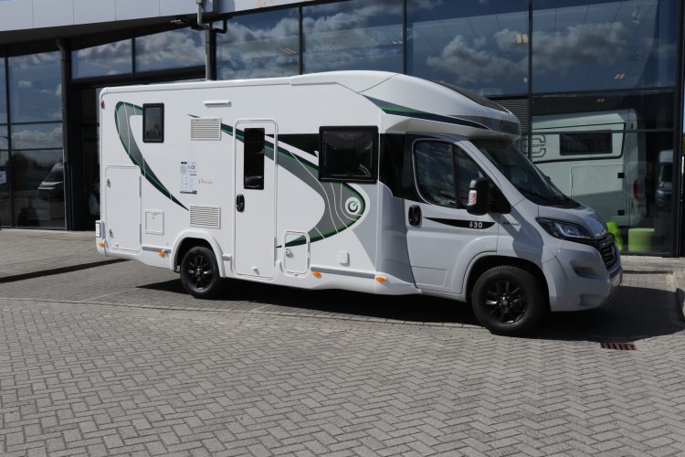 Beloved ; Chausson 630 single fold-down beds lots of living space only 6.99m Fiat 2.3 l / 140 hp (64 photo: 1