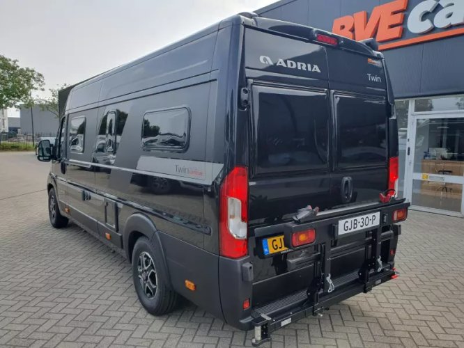 Adria Twin Supreme 640 SLB BUSBIKER Luchtvering  foto: 14