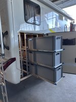 Système de garage pour camping-car