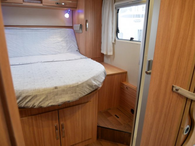 Hymer Tramp T 598 GL Queensbed, Hefbed, Scooter / Fietsendrager! foto: 19